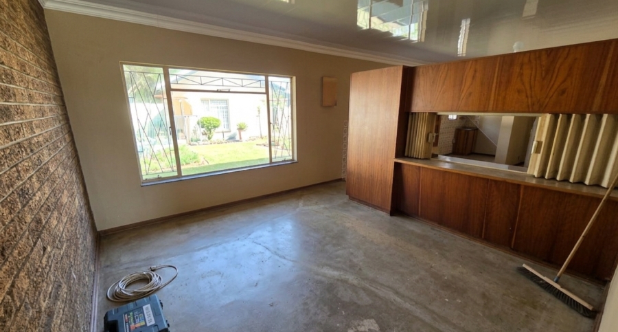 4 Bedroom Property for Sale in Pellissier Free State